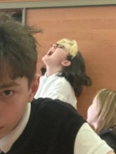 для разговора ахуено зайдут :: @fStikBot - 