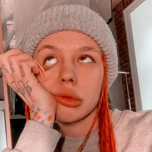 Человек человеческое лицо модный аксессуар