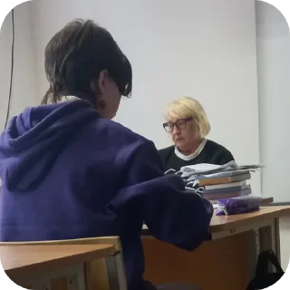 Стикер школьницы🥳 - 10