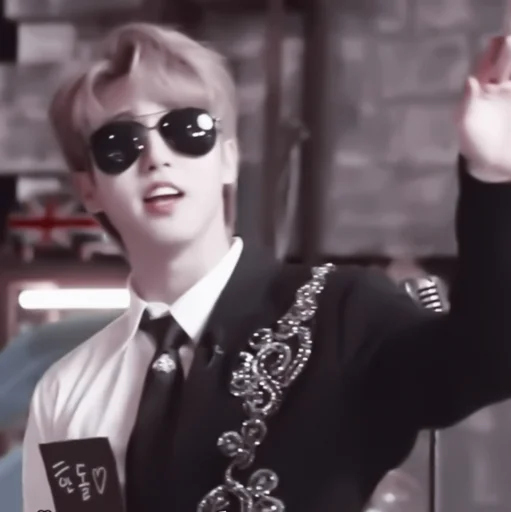 Sticker #𝐈𝐧𝐓𝐡𝐞𝐒𝐡𝐨𝐰𝐓𝐨𝐝𝐚𝐲: jisung ;: by @paradismaudit - 10