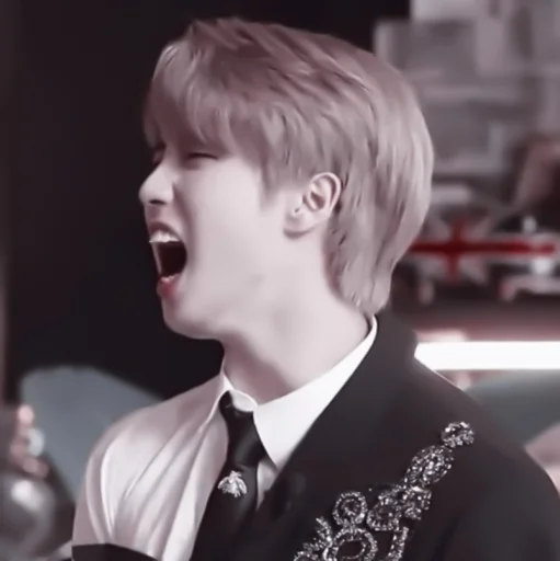 Sticker #𝐈𝐧𝐓𝐡𝐞𝐒𝐡𝐨𝐰𝐓𝐨𝐝𝐚𝐲: jisung ;: by @paradismaudit - 3