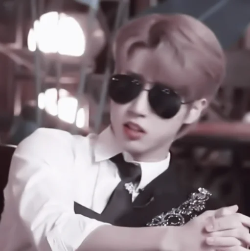 Sticker #𝐈𝐧𝐓𝐡𝐞𝐒𝐡𝐨𝐰𝐓𝐨𝐝𝐚𝐲: jisung ;: by @paradismaudit - 1