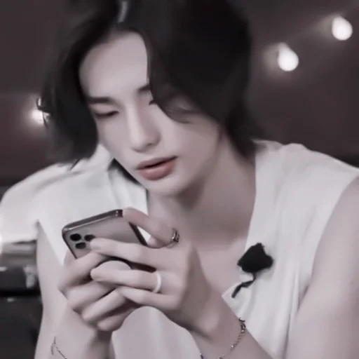 #𝐈𝐧𝐓𝐡𝐞𝐒𝐡𝐨𝐰𝐓𝐨𝐝𝐚𝐲: hyunjin ;: by @paradismaudit - Человек