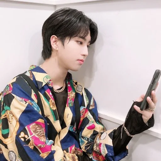 Человек одежда халат