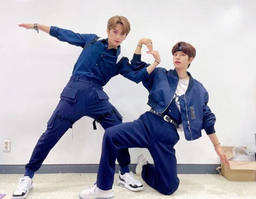 Человек одежда стена