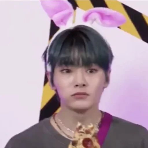 Человек человеческое лицо модный аксессуар