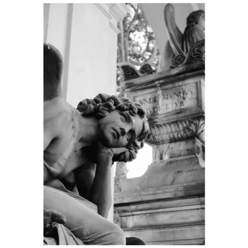 статуя здание искусство