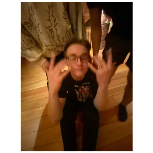 Стикер 3 ебаната - 0