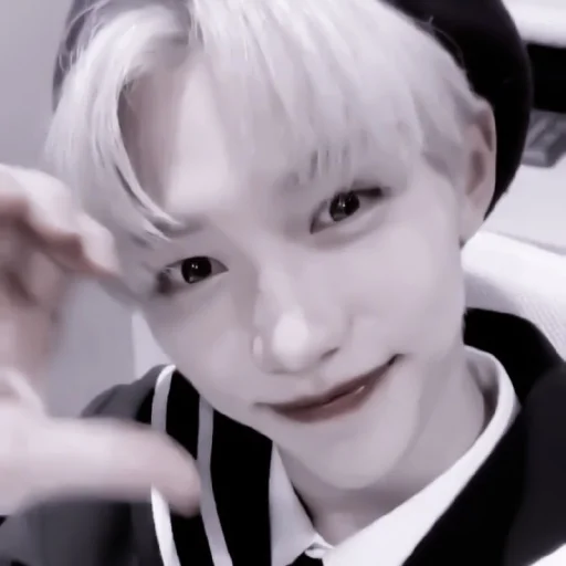 や 𝖿𝖾𝗅𝗂𝗑 🦴 ;: @smstickerr - person