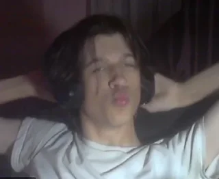 Sticker @tut_dalbaebi - 1