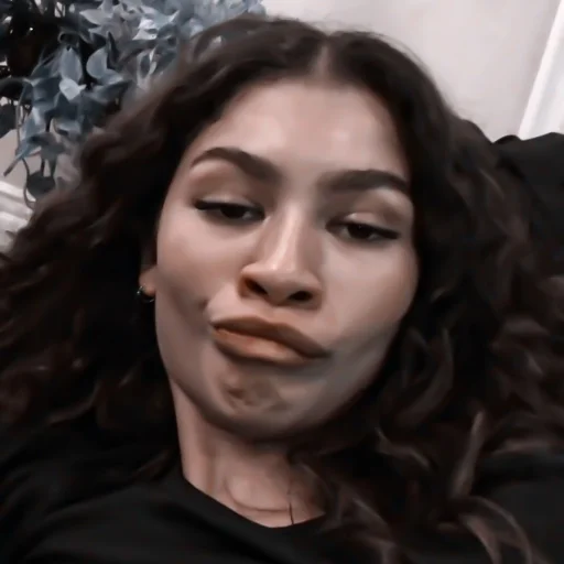 Sticker [🍸]  ;; zendaya ;; @smstickerr - 0