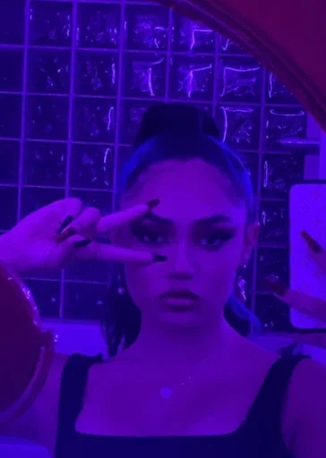 человеческое лицо Человек пурпурный