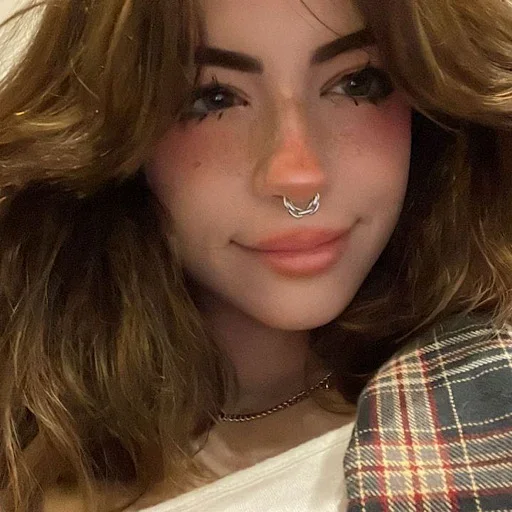 Sticker hannah owo 💕 @socialsecretgallery - 4