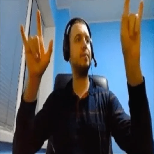 Стикер caeser — @stckrRobot - 0