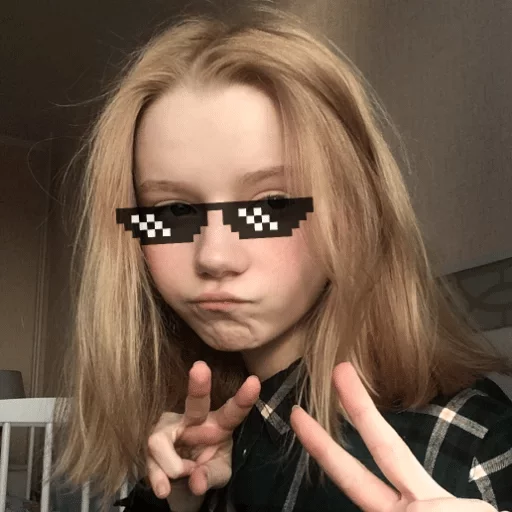 Человек человеческое лицо модный аксессуар