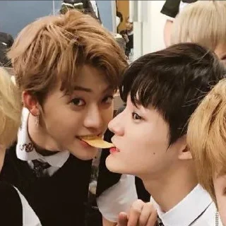 Sticker маркхуёки норенминеты и чонсолнышки - 2