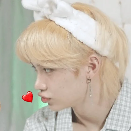 Человек человеческое лицо модный аксессуар