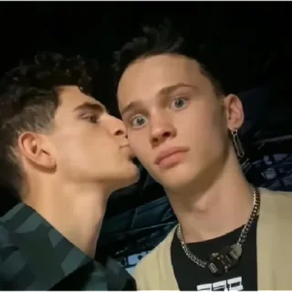 Стикер milohlox  | via sticked.app - 1