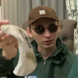 Стикер Мш потеряли хату | via sticked.app - 11