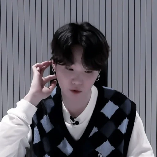 Стикер ` 𝘆𝗼𝗼𝗻𝗴𝗶. @beaconshy :: @fStikBot - 3