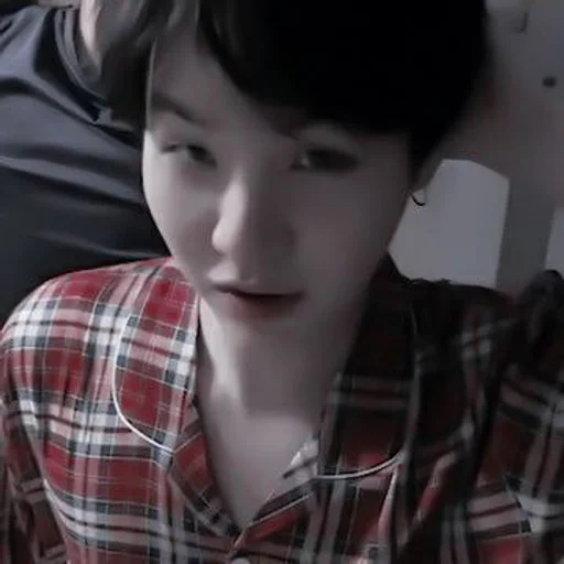 ` 𝘆𝗼𝗼𝗻𝗴𝗶. @beaconshy :: @fStikBot - 