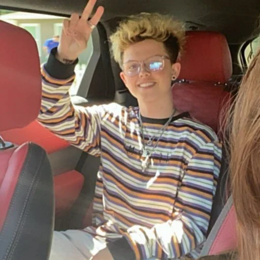 Стикер американ бойс and герлс - 10