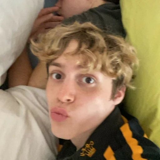 Стикер американ бойс and герлс - 2