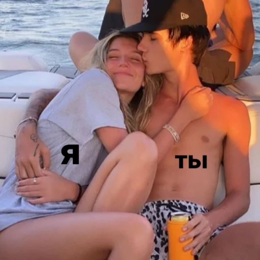 Стикер американ бойс and герлс - 0