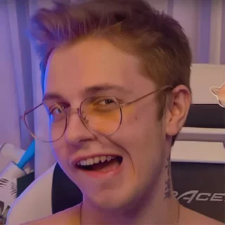 Sticker Stint by @droomyaka & @chillchilldosha - 11