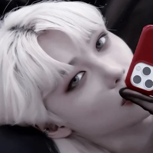 Человек человеческое лицо губная помада