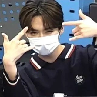 Стикер бездомжопики - 10