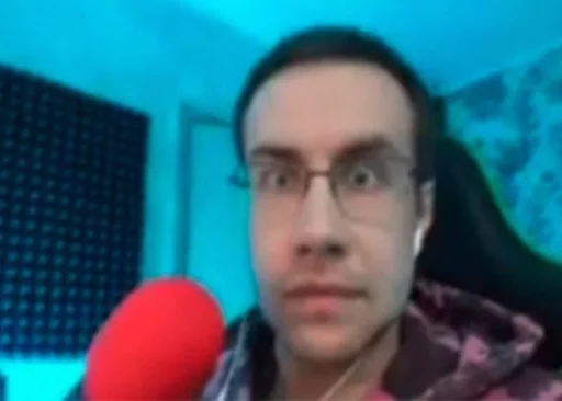 Sticker эээ by @fStikBot - 9