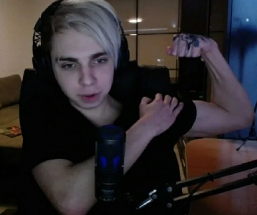 Sticker эээ by @fStikBot - 1