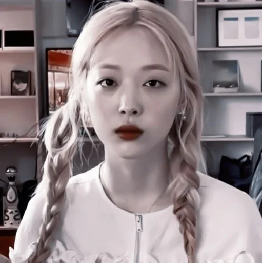 🥨𝗦𝗨𝗟𝗟𝗜  •┊@moroqxs :: @fStikBot - person