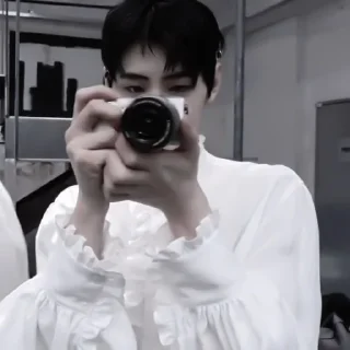 Sticker #sunghoon aesthetic «🎭 by @lumicore_present - 9