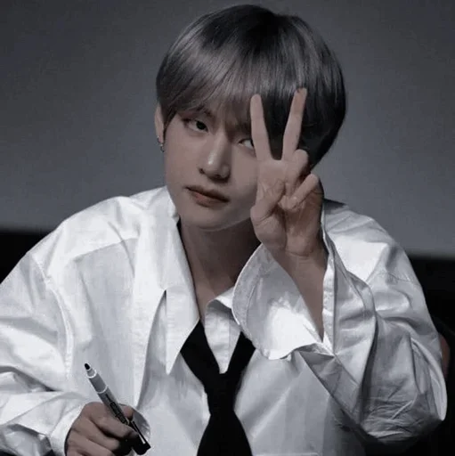 Стикер ᴷᴵᴹ 𝒕𝒂𝒆𝒉𝒚𝒖𝒏𝒈  @SWANPACK - 1