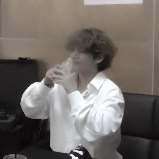 Стикер »𝙩𝙖𝙚𝙝𝙮𝙪𝙣𝙜: 🏐 : @virtstik - 11