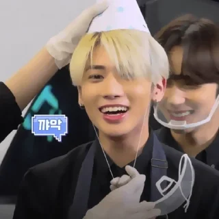 Sticker ✦ 𝗍𝖺𝖾𝗁𝗒𝗎𝗇 !¡ 𝖿𝗋. @soobxhub - 6