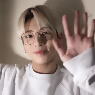 Sticker ✦ 𝗍𝖺𝖾𝗁𝗒𝗎𝗇 !¡ 𝖿𝗋. @soobxhub - 7