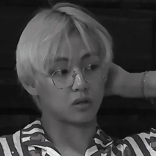 Sticker ☆ tae.bnw — @jeonvo.cøm - 1