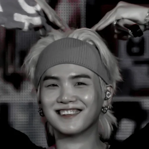 Стикер ``𝐘𝐎𝐎𝐍𝐆𝐈•🍟• @taevisss :: @fStikBot - 9