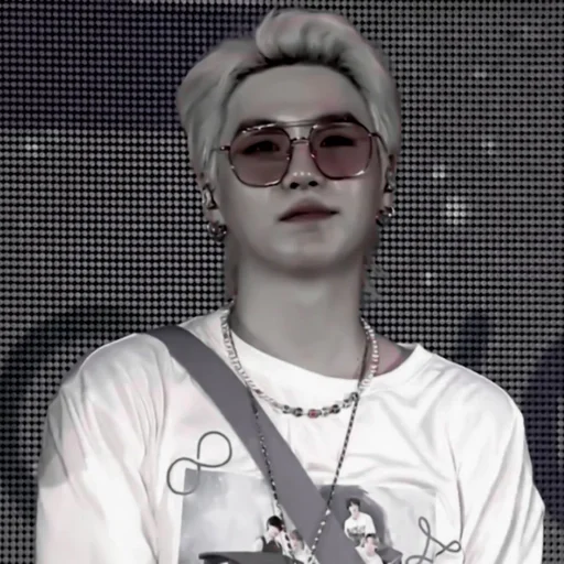 Стикер ``𝐘𝐎𝐎𝐍𝐆𝐈•🍟• @taevisss :: @fStikBot - 6