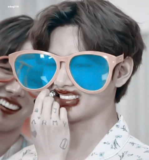 Sticker taehyung by @wieosij :: @fStikBot - 5