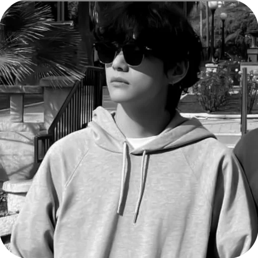 Человек черно-белый одежда