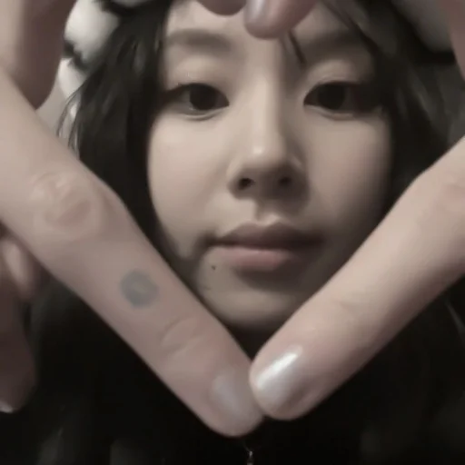 Человек человеческое лицо палец