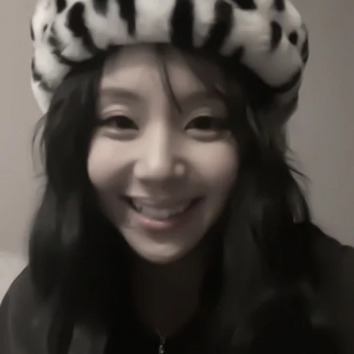 улыбаться человеческое лицо одежда