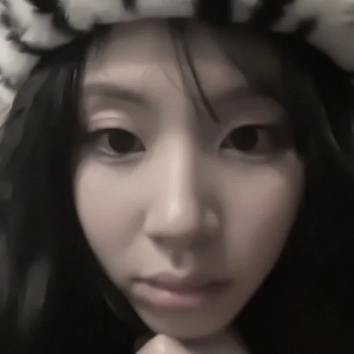 человеческое лицо губа одежда