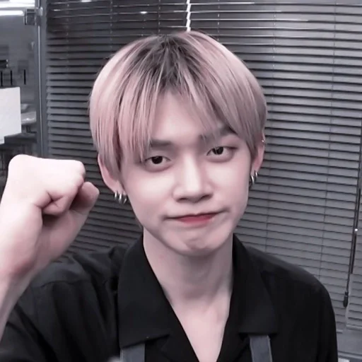 Человек человеческое лицо чёлка