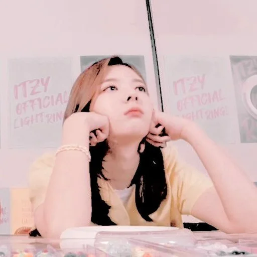 Стикер ★ ˖ lia itzy @stickerrroleplayer - 8