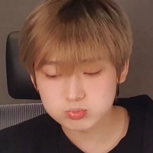 🕯томиретта🕯 :: @fStikBot - person